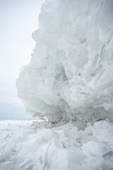 Fototapeta na wymiar Frozen wave on lake erie ohio