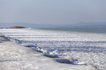 Fototapeta premium Ufaer im Winter