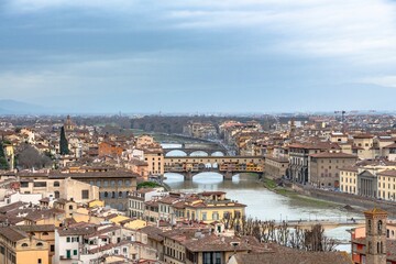 Fototapeta na wymiar Panoramic view of the Ponte Vecchio in Florence