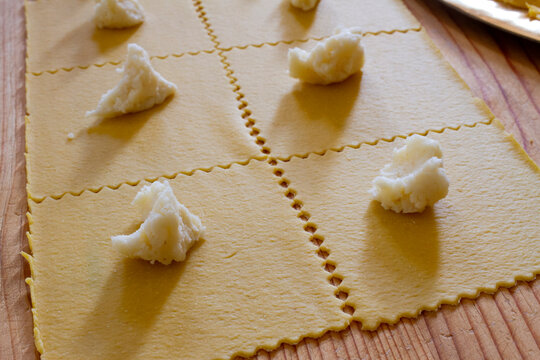cappelletti romagnoli pasta fresca con ripieno fabbricazione