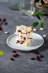 White chocolate fudge with cranberry