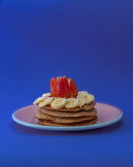 panqueques de fresas y banano