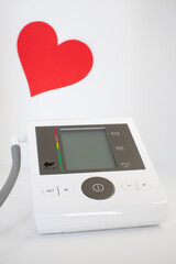 Tensiómetro para controlar la tensión arterial y cuidar la salud del corazón.
