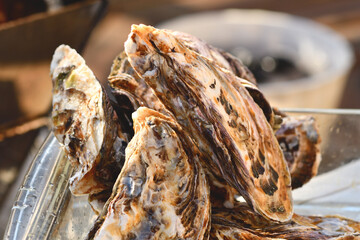 殻付かきの炭火焼　焼き牡蠣