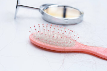 Hairs loss fall in combs
