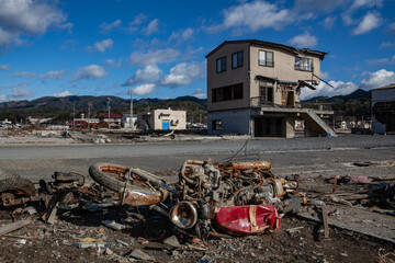 東日本大震災によって被害を受けた建物の写真　2011年12月10日撮影 宮城県気仙沼市