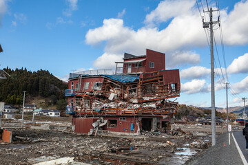 東日本大震災によって被害を受けた建物の写真　2011年12月10日撮影 宮城県気仙沼市