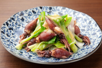 ホタルイカとうるいの辛子酢味噌和え