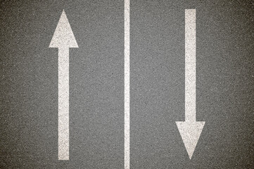 道路の白い矢印
