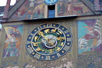 Fototapeta na wymiar Rathaus Ulm mit Uhr