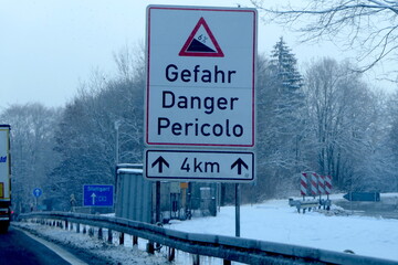Warnhinweis starkes Gefälle