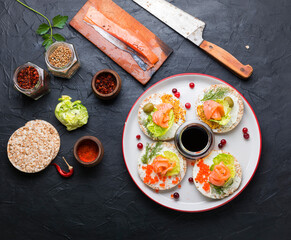 Smoked salmon toast
