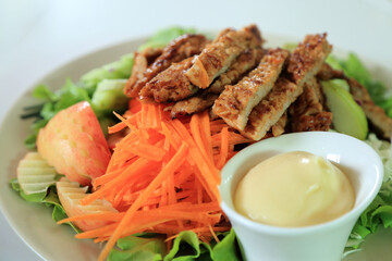 Grilled pork salad recipe.