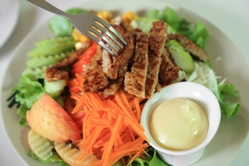 Grilled pork salad recipe.