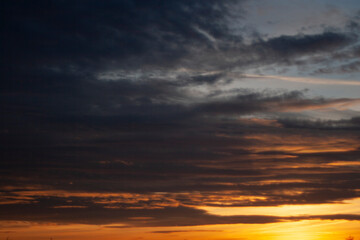 Fototapeta na wymiar tramonto rosso