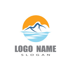 Fototapeta premium Mountain icon Logo Template Vector illustration design