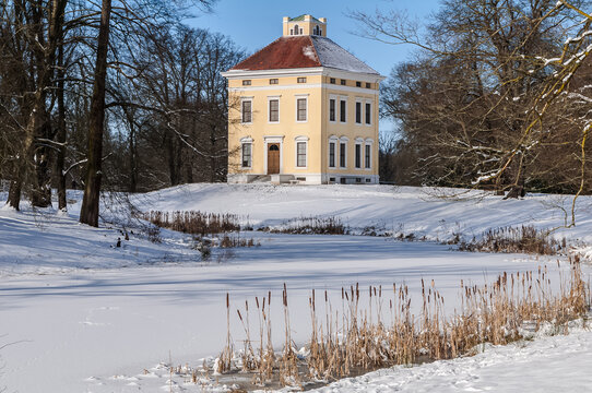 Schloss Luisium in Dessau im Winter