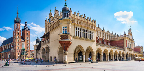  St. Mary's Church and cloth hall in the Market Square in Krakow - obrazy, fototapety, plakaty