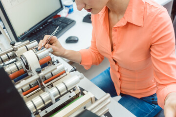 Naklejka premium Labels to be printed on being inserted into printing machine