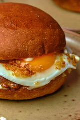 burger wih egg