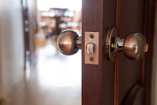 Locks for interior doors. Installation of doors and locks.