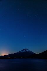 富士山の見える夜空