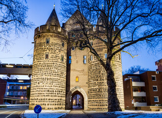 Das Obertor in Neuss, das einzig erhaltene historische Stadttor