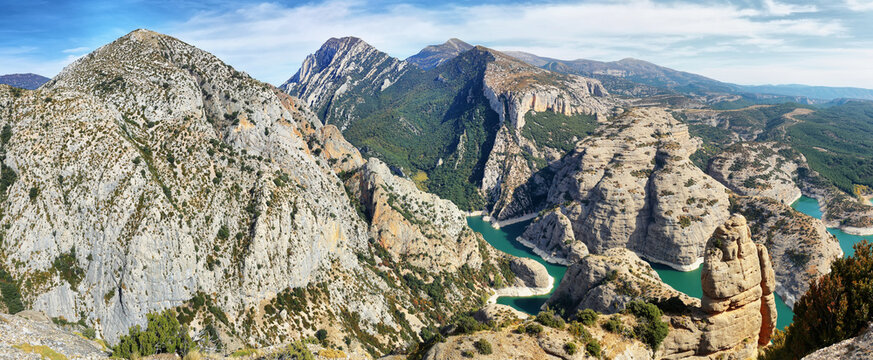 Vadiello reservoir in Guara Natural Park, Huesca, Spain