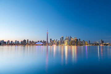 Naklejka premium Toronto city skyline at night, Ontario, Canada