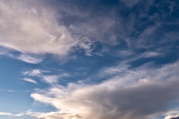 Obraz premium Beautiful cloudy sky scene. Clean blue sky with fluffy clouds. Nature background.