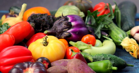 Obraz na płótnie Canvas fresh vegetables on the table