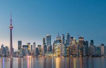 Zelfklevend Fotobehang Toronto city skyline at night, Ontario, Canada © surangaw