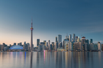 Fototapeta premium Toronto city skyline at night, Ontario, Canada
