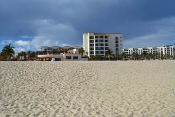 Fototapeta premium Orilla de playa en zona hotelera de Los Cabos Mexico