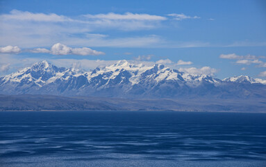 Obraz na płótnie Canvas View of the entire Cordillera Real across Lake Titicaca, Isla del Sol, Bolivia