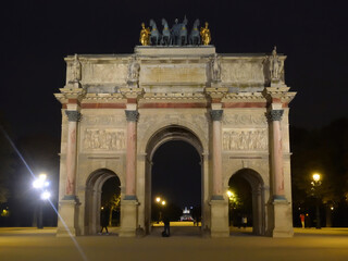 Fototapeta na wymiar カルーゼル凱旋門、パリ