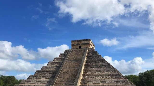 Chichen Itz&aacute; Temple Mexico World Wonder