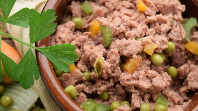 Comida para mascotas con verduras ft2102_0218  Pet food with vegetables 