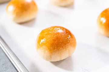 Dinner rolls