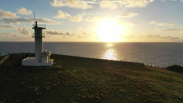 2021年 2月 日本 沖縄県 離島 与那国島 東崎 西崎 最西端 日本最西端 クブラバリ  灯台  晴天 海 自然 港 珊瑚 島 自然 綺麗 美しい ドローン Dr.コトー 診療所 志木那島  夕日 青 軍艦岩 立岩 
japan okinawa yonaguni island ocean nature sea beautiful dorone shikinajima 