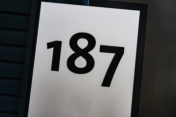 Hausnummer 187