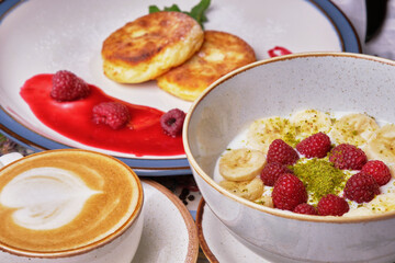 breakfast cereal with strawberry