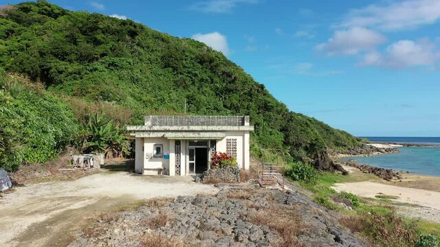 2021年 2月 日本 沖縄県 離島 与那国島 東崎 西崎 最西端 日本最西端 クブラバリ  灯台  晴天 海 自然 港 珊瑚 島 自然 綺麗 美しい ドローン Dr.コトー 診療所 志木那島  夕日 青 軍艦岩 立岩 
japan okinawa yonaguni island ocean nature sea beautiful dorone shikinajima 