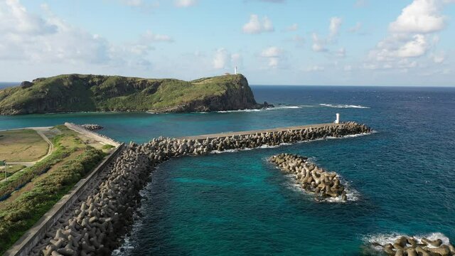 2021年 2月 日本 沖縄県 離島 与那国島 東崎 西崎 最西端 日本最西端 クブラバリ  灯台  晴天 海 自然 港 珊瑚 島 自然 綺麗 美しい ドローン Dr.コトー 診療所 志木那島  夕日 青 軍艦岩 立岩 
japan okinawa yonaguni island ocean nature sea beautiful dorone shikinajima 