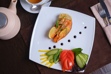 grilled salmon with vegetables