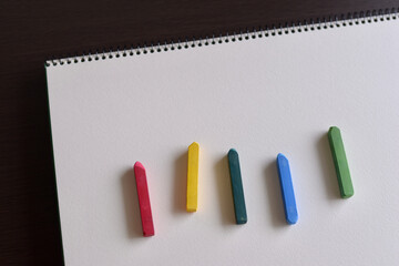 パステルとスケッチブック