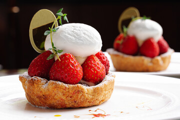 苺とカスタードクリームのパイ