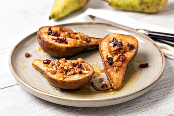 Sweet baked pears with honey
