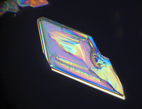 Kupfersulfat im Polarisationsmikroskop