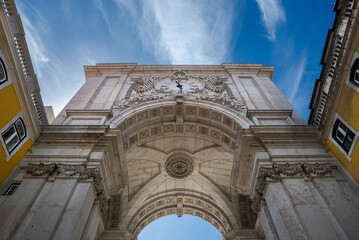 Obraz premium Views of the Rua Augusta Arch from de Augusta Street. It was built in 1.873.